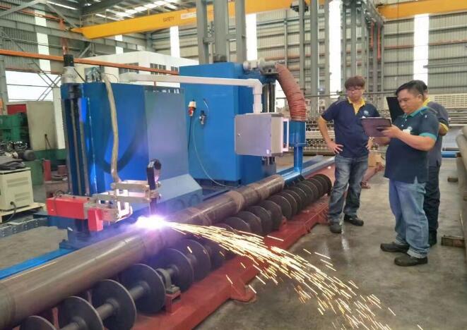 馬來西亞-五軸聯動相貫線切割機