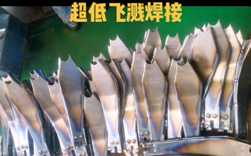 超低飛濺焊接機器人