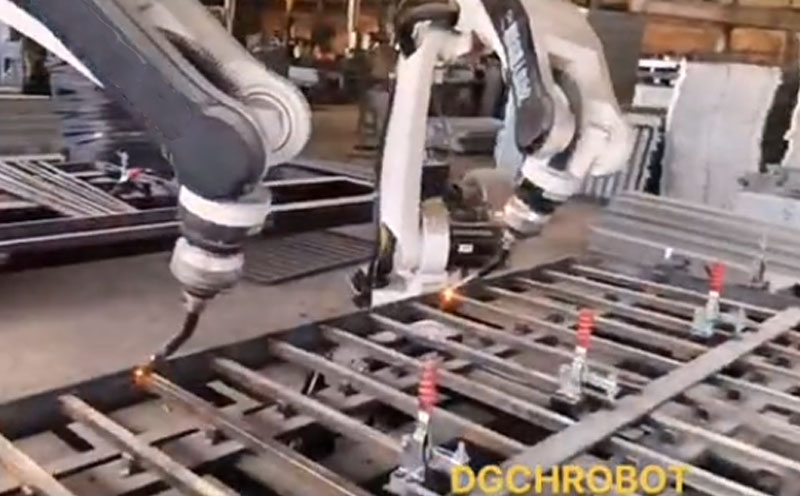 城市欄桿焊接案例，雙機聯動，效率看得見