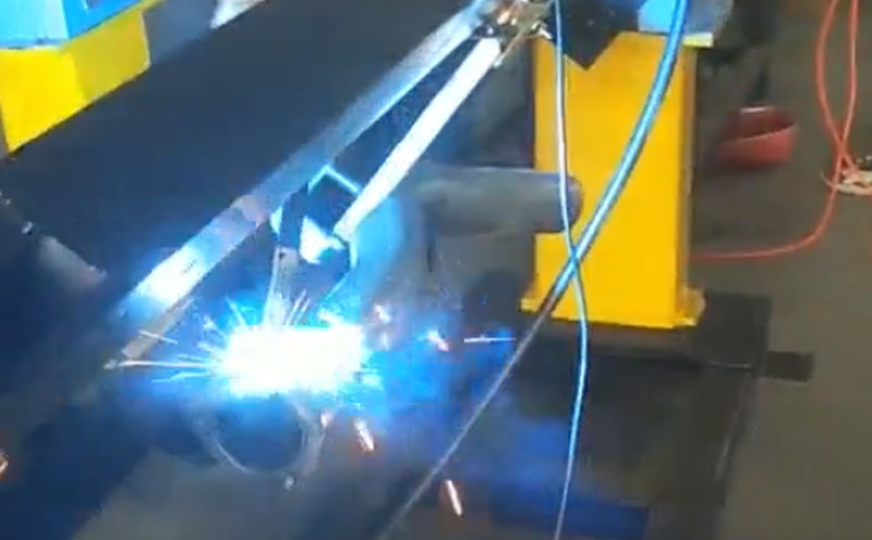 8軸聯動，同步協同，焊接圓管效果杠杠滴，接受非標定制。