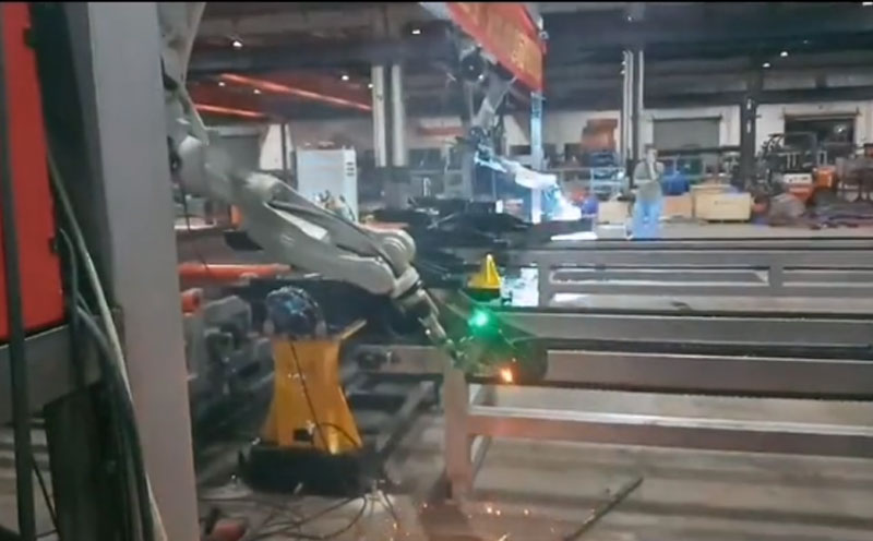 13軸聯動焊接工作站