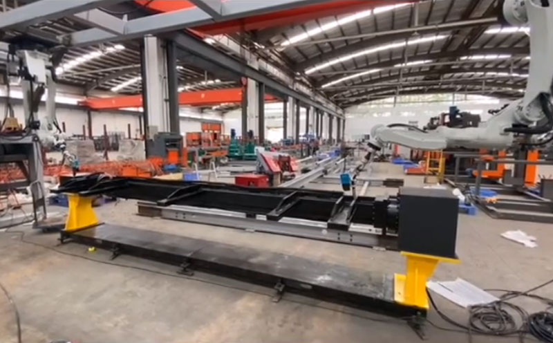 13軸聯動焊接倒掛工作站