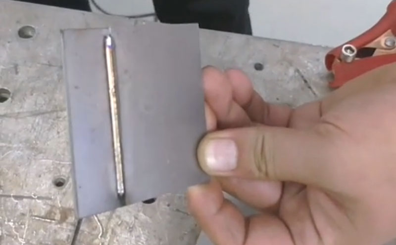 手持式激光焊接機 新手焊2毫米低碳鋼板拼焊 這操作絕了！