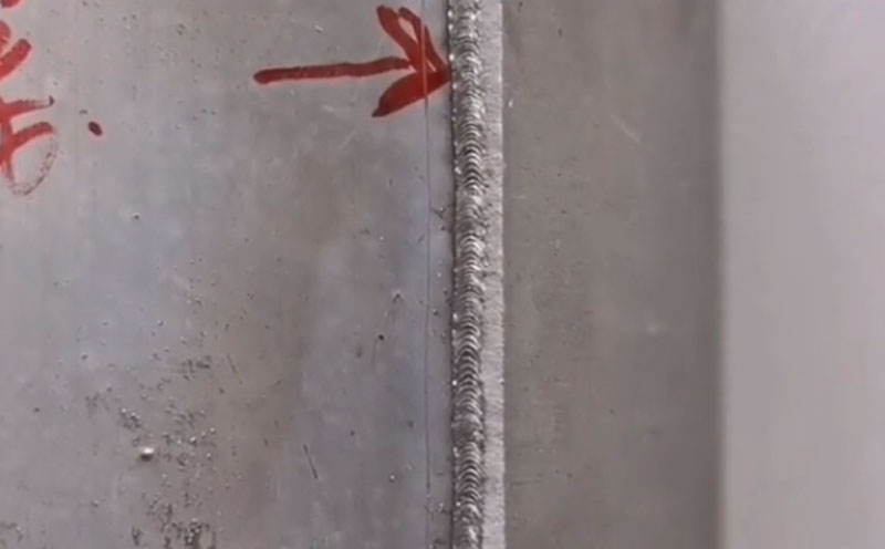 手持式激光焊接機 焊鋁板 不用焊絲 強度高無變形