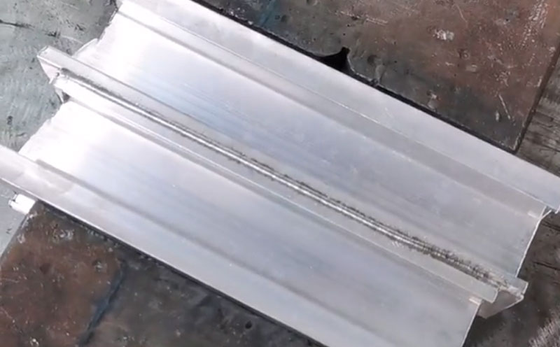 手持式自動送絲激光焊接機 焊鋁合金工件 效率高易操作