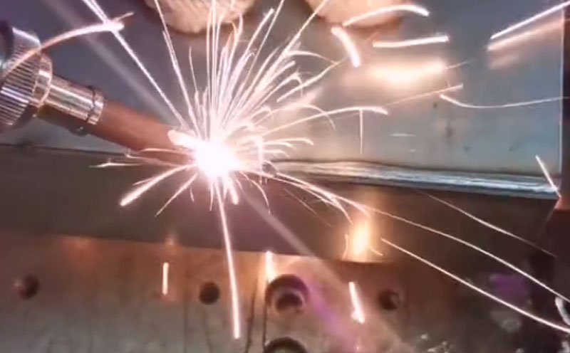 手持激光焊接機 輕輕一拉 雙面焊透 不用焊絲強度高