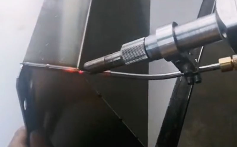 1500瓦手持式自動送絲焊接機 2mm不銹鋼外角焊 焊縫牢固美觀