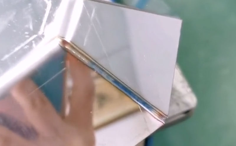 手持式自動送絲激光焊接機 焊1.5mm不銹鋼桶蓋 焊縫平整牢固