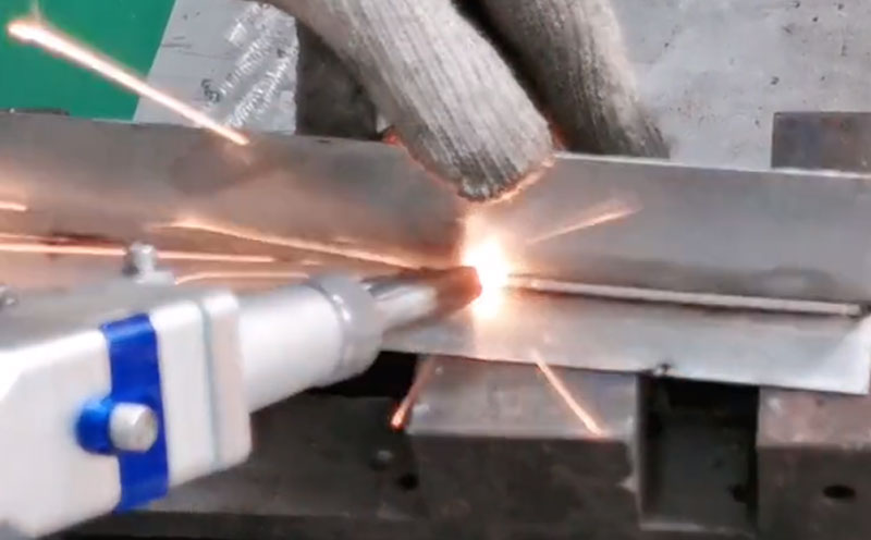 1500瓦手持焊接機 焊冷鍍鋅板 焊縫牢固美觀不變形