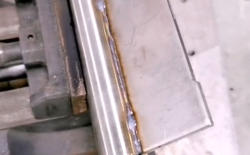 手持激光焊接機 焊2.5mm不銹鋼合頁 強度高不變形