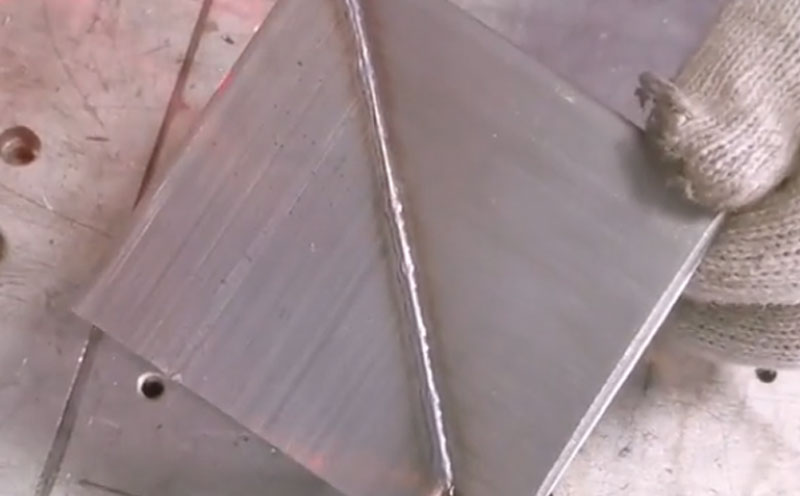 手持式自動送絲激光焊接機 2mm不銹鋼方管拼焊 強度高焊縫美觀