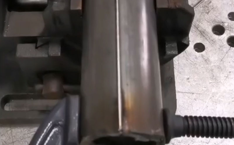 手持式自動送絲焊接機，速度快 強度高 焊道美觀