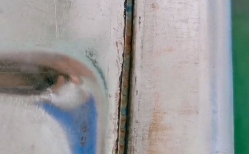 手持式自動送絲焊接機 焊1.5mm軍工用鐵箱 強度高密封性好