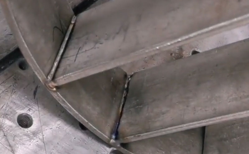 手持式自動送絲焊接機 3mm不銹鋼空間窄怎么焊？