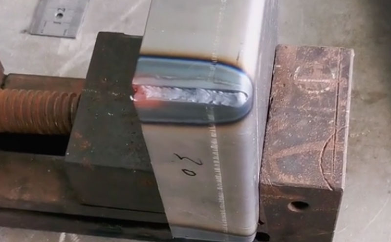 手持式自動激光焊接機焊有縫隙的不銹鋼工件