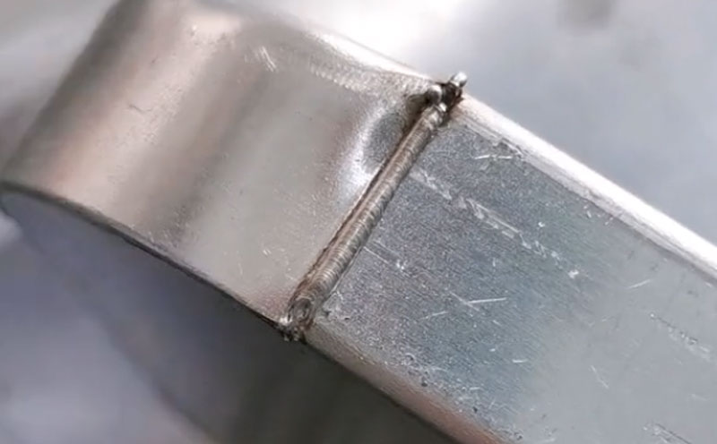 1000瓦手持激光焊接機，焊有縫隙的鋁合金工件，這么簡單？