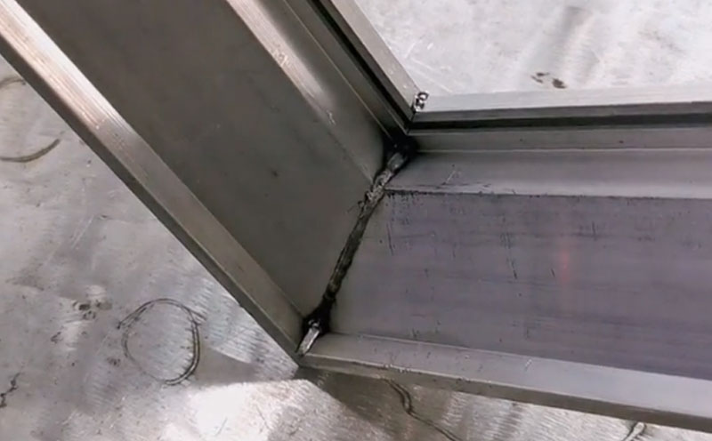 1000瓦手持激光焊接機，焊鋁合金框，簡單無需技術