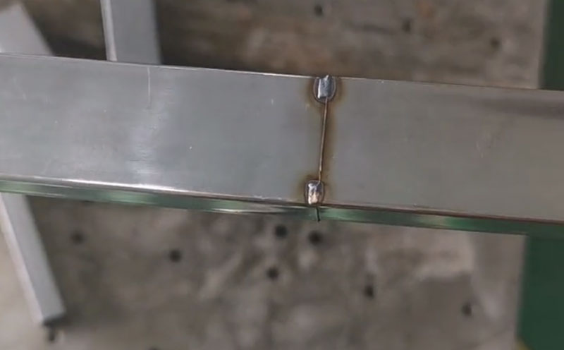 1000瓦手持激光焊接機(jī) ，可點(diǎn)焊 連續(xù)焊，操作簡單實(shí)用