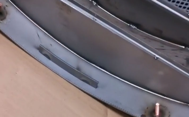 寧夏客戶 用手持式自動送絲激光焊接機(jī) 焊鋁板鋁管 操作簡單