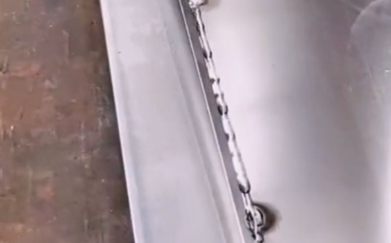 廣州客戶現場手持激光焊接機 焊2.5mm鋁材