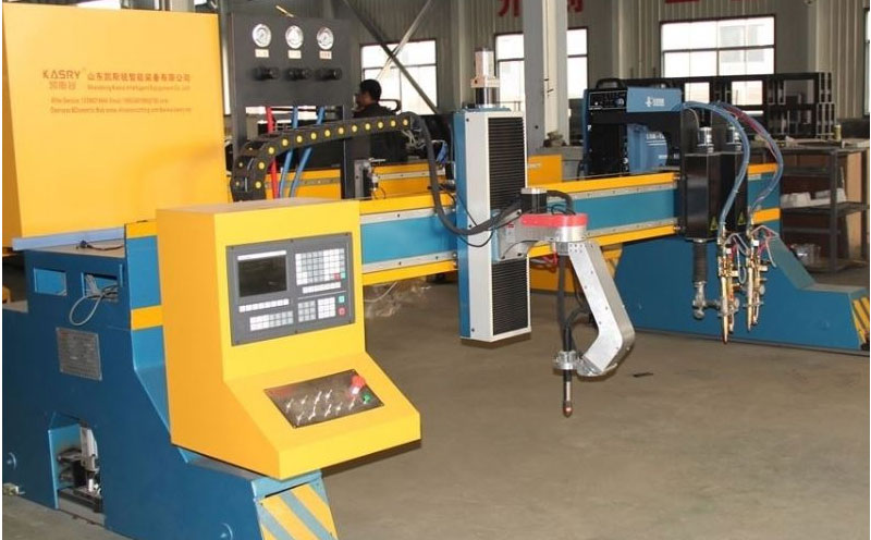 太湖鍋爐公司合作容器筒體開孔切割機案例