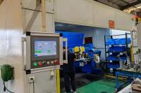 新能源汽車焊接機器人