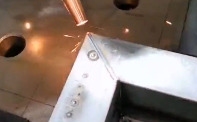 防火門激光焊接機器人2