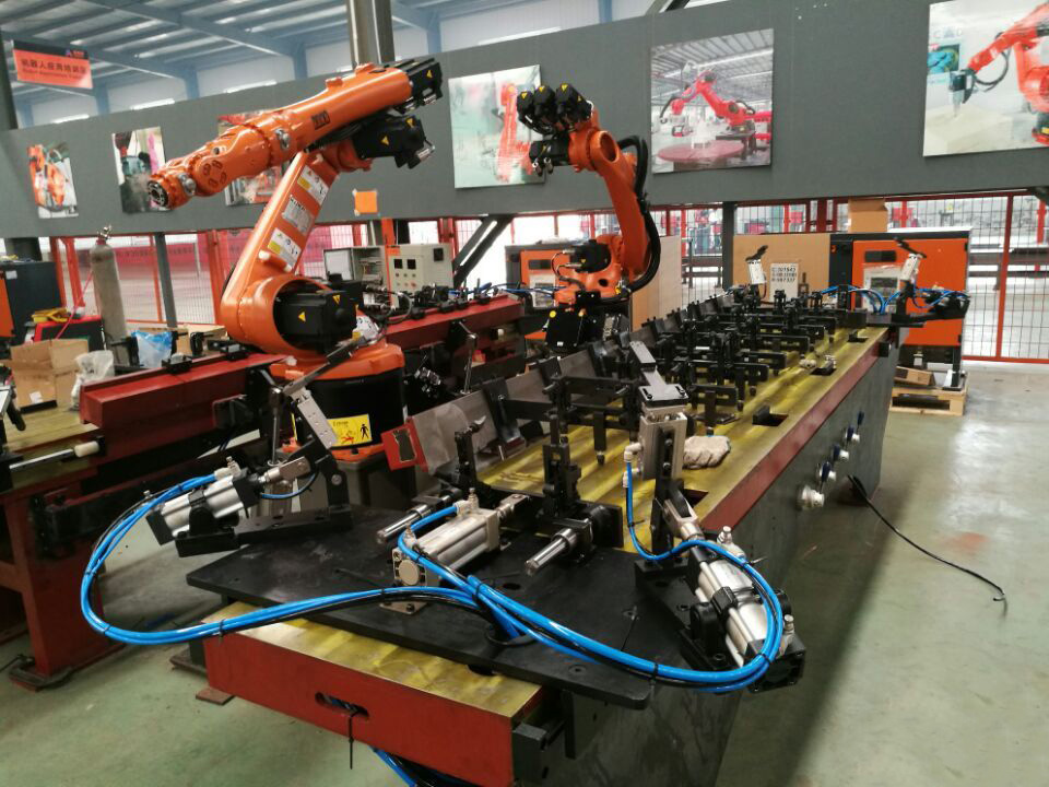 雙工位半自動(dòng)化鋁模板焊接工作站1